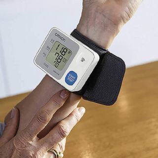 Monitor de Press�o Arterial de Pulso Omron Control HEM-6124